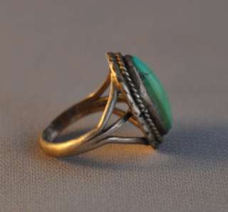 VINTAGE NAVAJO SILVER TURQUOISE RING   RING SIZE 7 7/8  