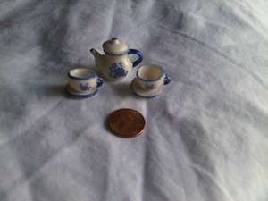 Ganz miniatures Tea Set mini delft blue color china 6 pieces  