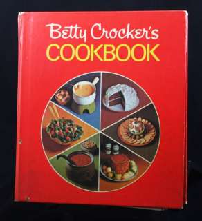 Betty Crockers Cookbook~Original Red Pie Cover~1969 Ring Binder~Well 