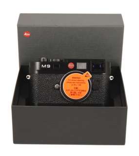 New* Leica M9 18 MP RF Digital + Summilux M 35mm f/1.4 Asph II 16633 