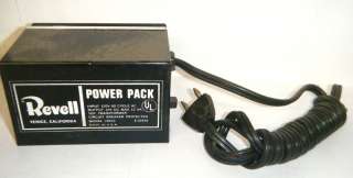 REVELL POWER PACK 120 VOLTS IN WITH AN OUTPUT OF 12 VDC  