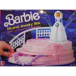  Barbie MUSICAL JEWELRY BOX   BARBIE Turns As MUSIC Plays 