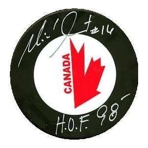  Michel Goulet autographed Hockey Puck (Team Canada 