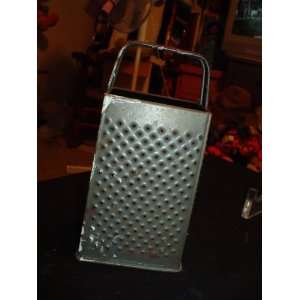  COLLECTIBLE 7 METAL 4 SIDED FOOD GRATER