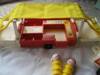 Vtg Fisher Price Little People Pop Up Camper and Jeep #992 Nice 1979 