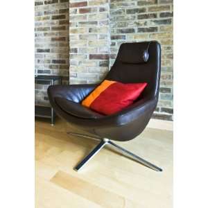  Modern Chrome and Leather Chair
