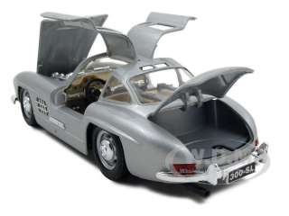 Brand new 124 scale diecast model of 1954 Mercedes 300 SL Gullwing 