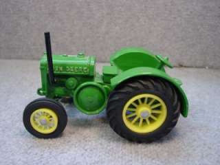 We are offering to you a Two Ertl John Deere Tractors 116 scale 