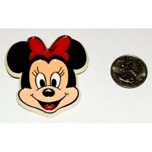    Vintage Disney Plastic Buton  Minnie Mouse 