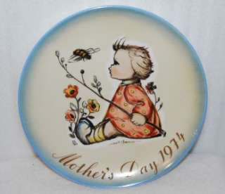 1974 MOTHERS DAY PLATE THE BUMBLE BEE HUMMEL SCHMID  