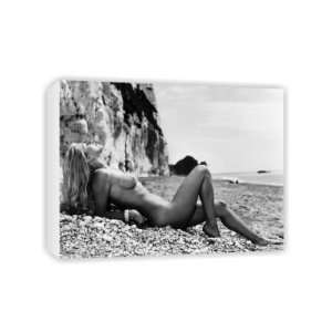  Claire Russell 22 year old model sunbathing   Canvas 