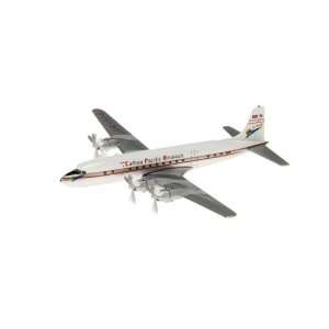  Herpa Wings Cathay Pacific DC 6B 1/400 Scale Model 