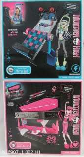 Monster High Frankie Stein & Draculaura Bed & Coffin NEW  