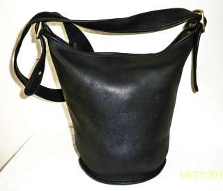 LARGE BLACK & GOLD Coach vintage Bucketbag Hobo Leather tote satchel 