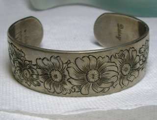 Vintage KIRK PEWTER Daisy FLOWER Motif Cuff Bracelet 14/16 Wide 