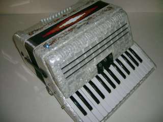 Rossetti Piano Accordion 32 Bass 30 Key 3 Switch, WHITE  