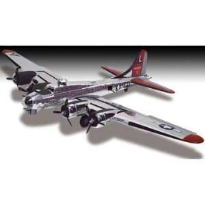   Lindberg 164 scale B 17 Flying Fortress (chrome finish) Toys & Games