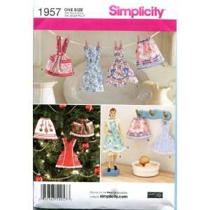  Simplicity Apron Ornaments Sewing Pattern 1957 , Size OS 