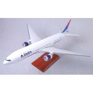  Scale Model   Delta Airlines B 777 Model Toys & Games