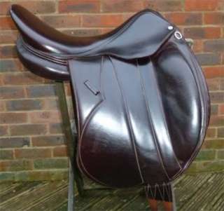devoucoux makila dressage saddle 18 seat wide tree excellent condition 