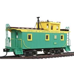   IR Wood Caboose Ready to Run   Duluth & Northeastern #07 Toys & Games