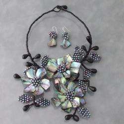 Abalone/ Pearl Peacock Flower Bouquet Jewelry Set (3 4 mm) (Thailand 