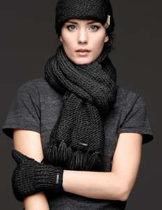 NOBIS Makayla Chunky Hand knit Scarf   Black  
