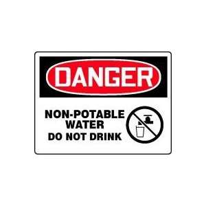  DANGER NON POTABLE WATER DO NOT DRINK (W/GRAPHIC) 18 x 24 