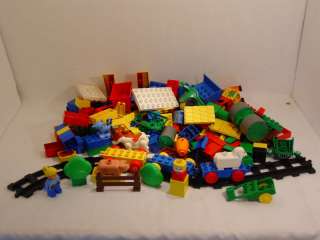 LEGO DUPLO FARM BUILDING BLOCKS & ANIMALS   USED  
