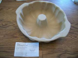 Pampered Chef Stoneware Fluted Pan #1440  