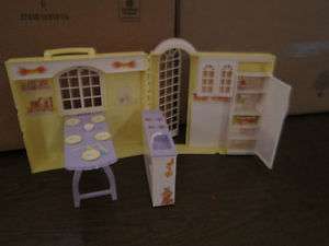 Barbie folding house dollhouse kitchen refidgerator table food  