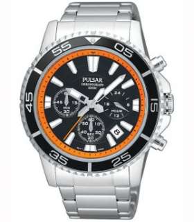 This Pulsar stainless steel watch suits your undeniable sense of style 
