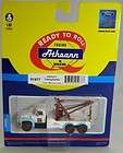 HO Scale Ford F 850 Tow Truck   Johnnys Towing Service   Athearn 
