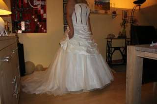 Brautkleid Hofstaatskleid Kleid Sincerity Hochzeitskleid bordeaux in 