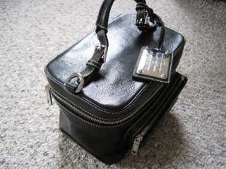 1395 Dolce Gabbana Handbag Leather Black #0003QE  