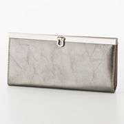 Apt. 9 Bar Harbor Crinkle Patent Clutch