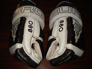 Youth Hockey Gloves Used, but in great shape  