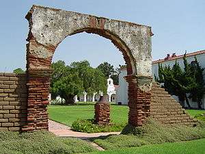 The courtyard of Mission San Luis Rey de Francia, with the California 