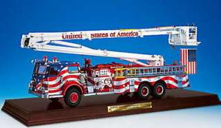 Franklin Mint   Pierce Snorkel Patriotic Fire Engine LE  