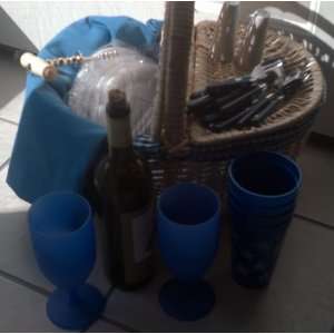  Medium Picnic Basket for Four 